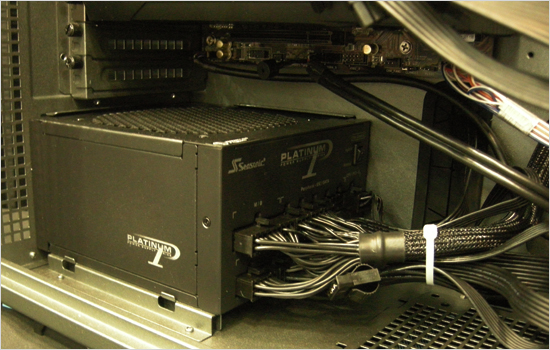 AntecのPLATUNUM電源