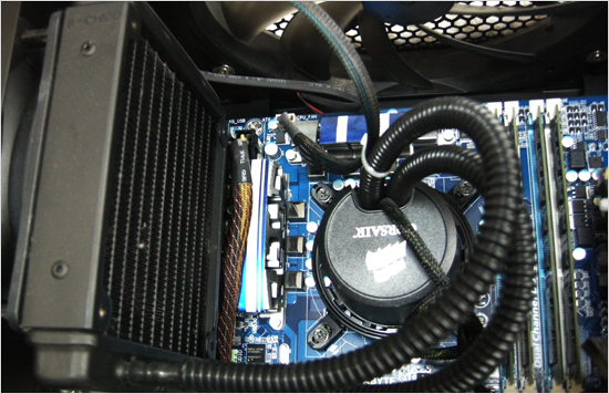 管理人の水冷ユニットの様子