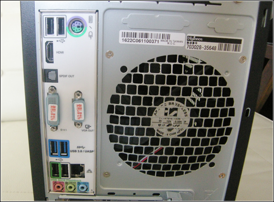 GALLERIA Titan XG-M の背面構成