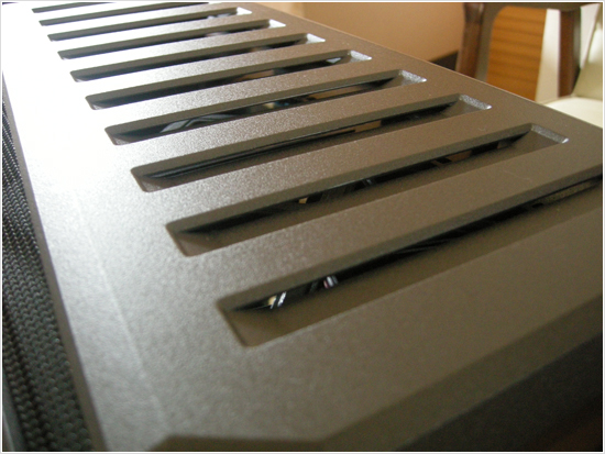 トップカバーの排気口