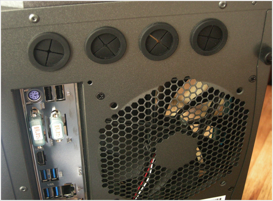 上の4つの丸いゴム